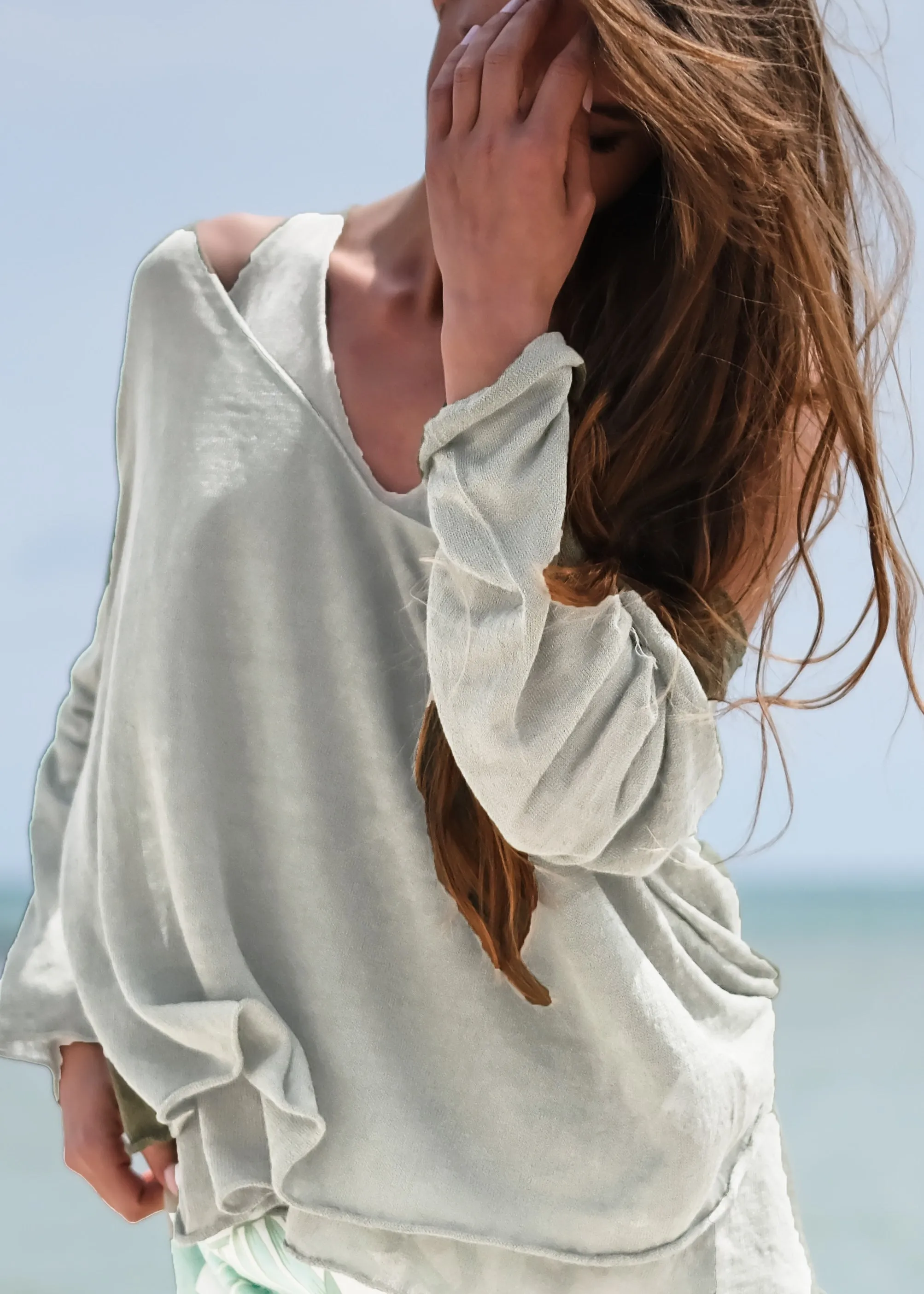 Glou White Short Sweater