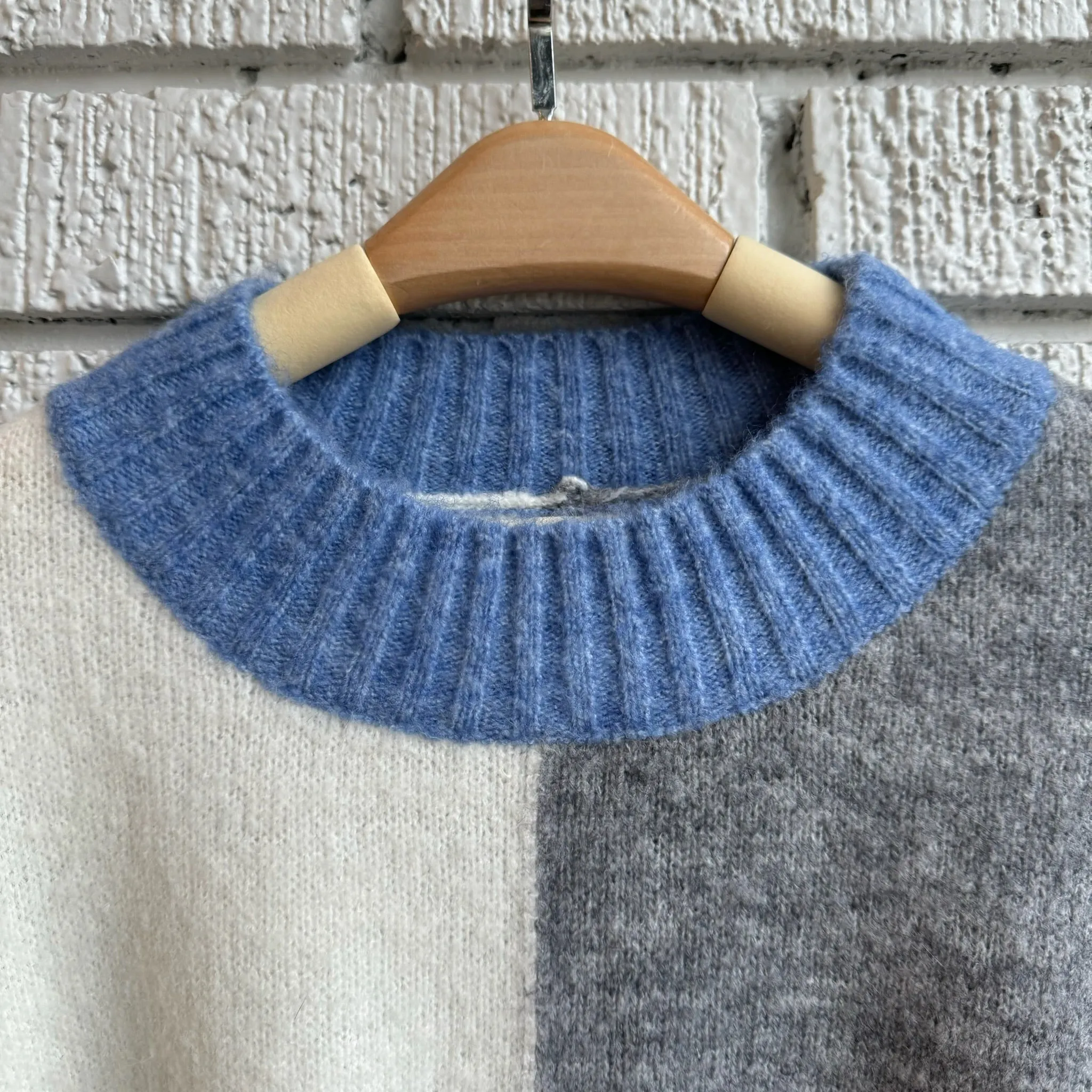 SAWYER Colourblock Sweater