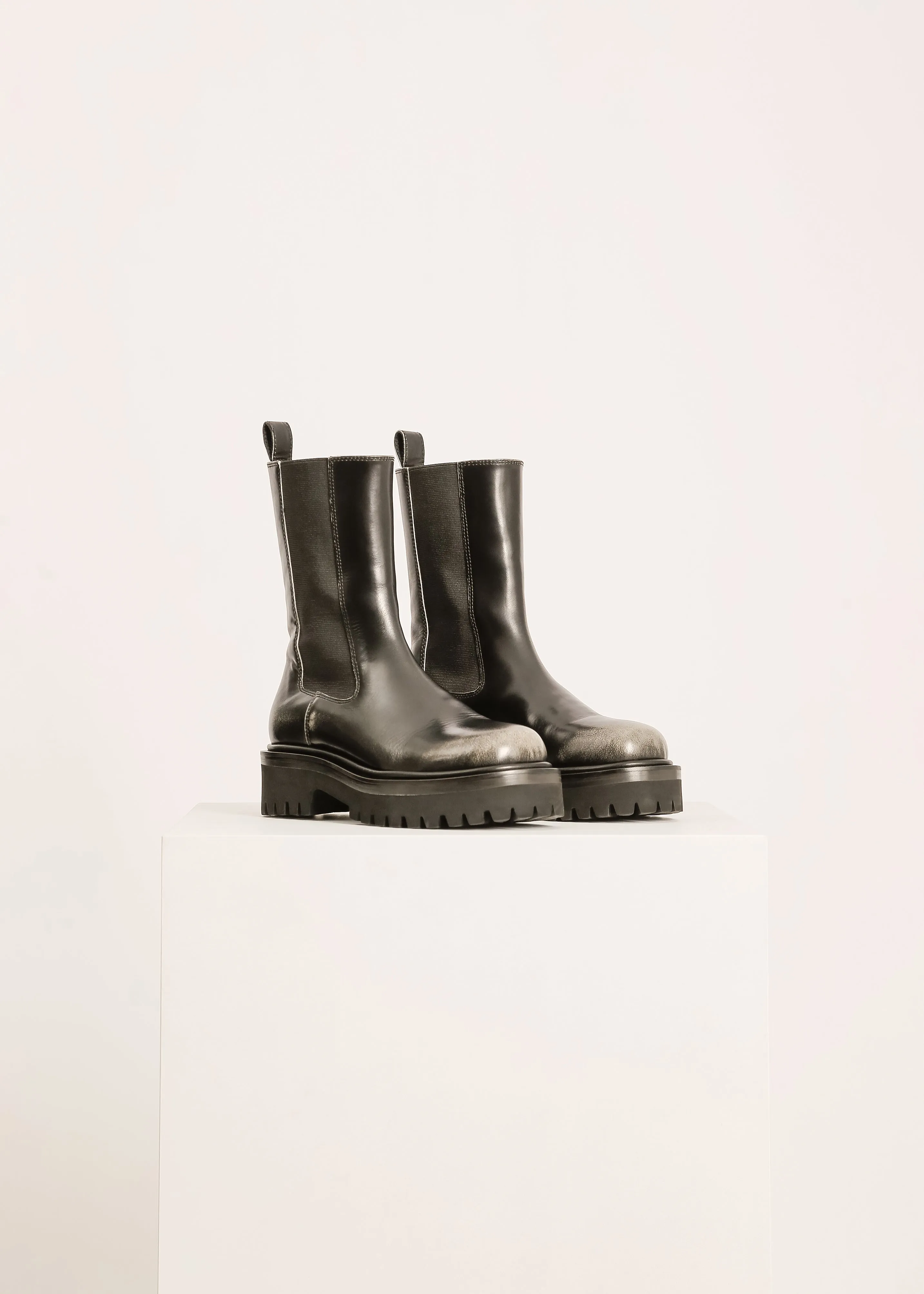 W24 | JIN BOOT / BLACK-CREAM